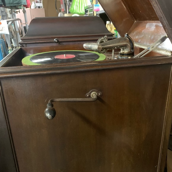 Description: ANTIQUE VICTOR TALKING MACHINE - Picture 4 of 7